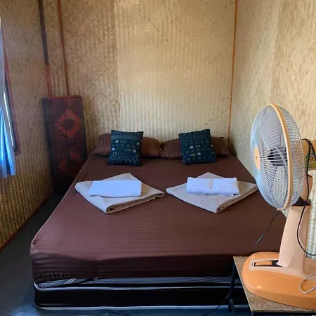 J Giant Hostel